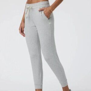 Vuori Women’s Dreamknit Performance Joggers Pale Grey Heather Size L